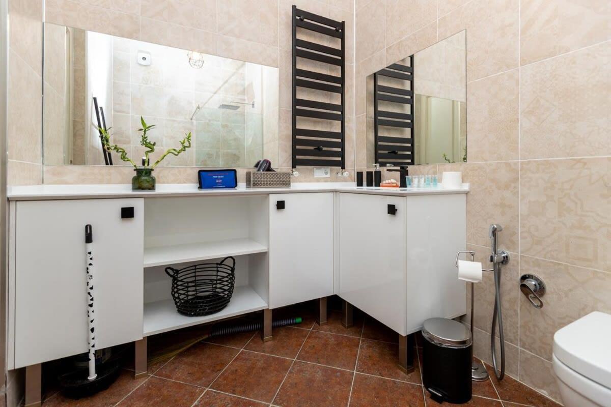 Stylish 2Br Apt In The Heart Of Old Tbilisi Ngoại thất bức ảnh